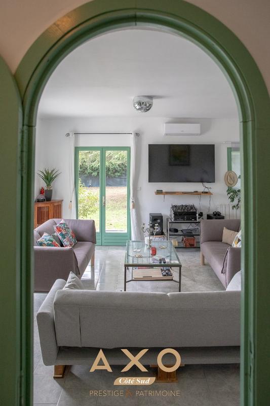 Maison - 251 m² - 8 pièces