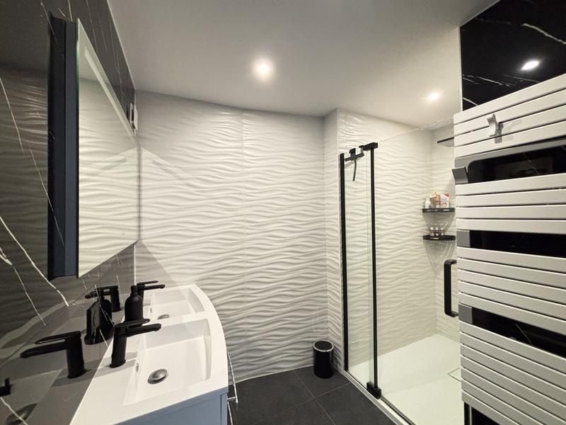 Appartement - 92 m² - 5 pièces