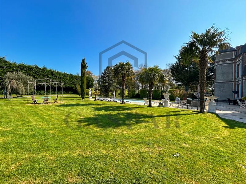 Château - 477 m² - 13 pièces