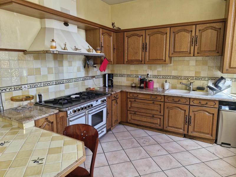 Maison ancienne - 225 m² - 7 pièces