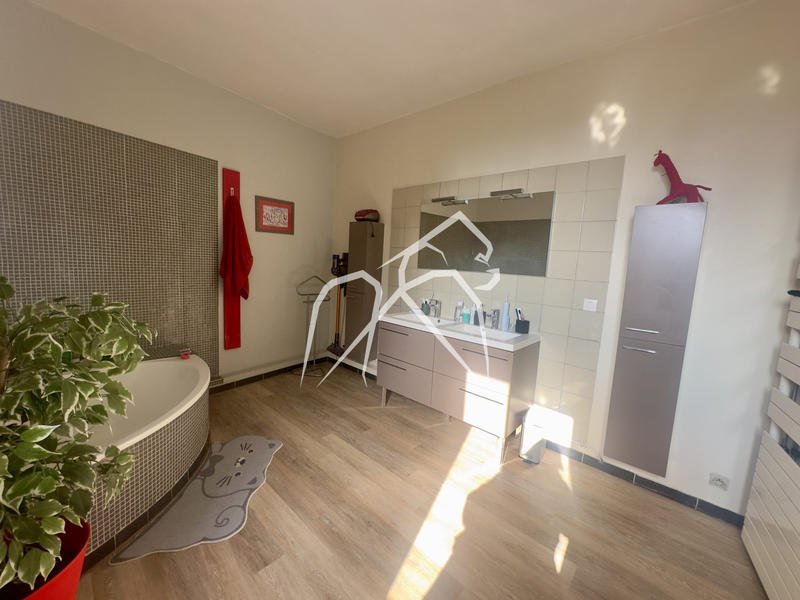 Appartement - 87 m² - 4 pièces