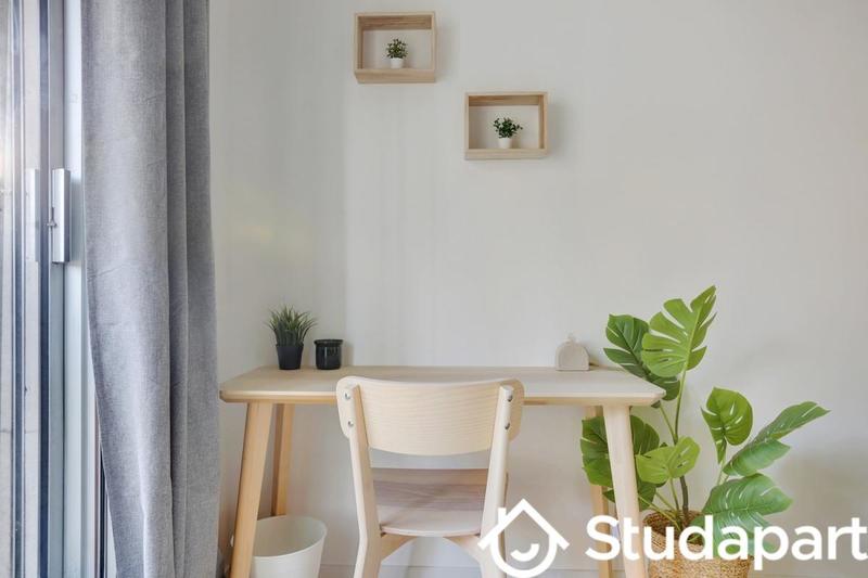 Chambre - 10 m² - 1 pièce