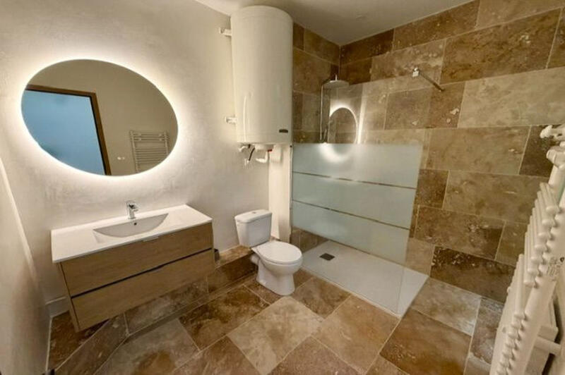 Appartement - 93 m² - 2 pièces