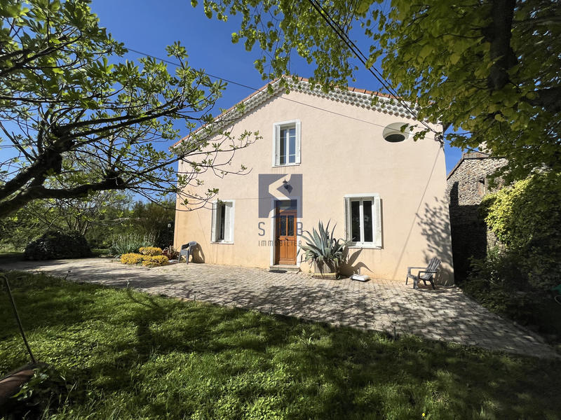 Propriété - 395 m² - 15 pièces