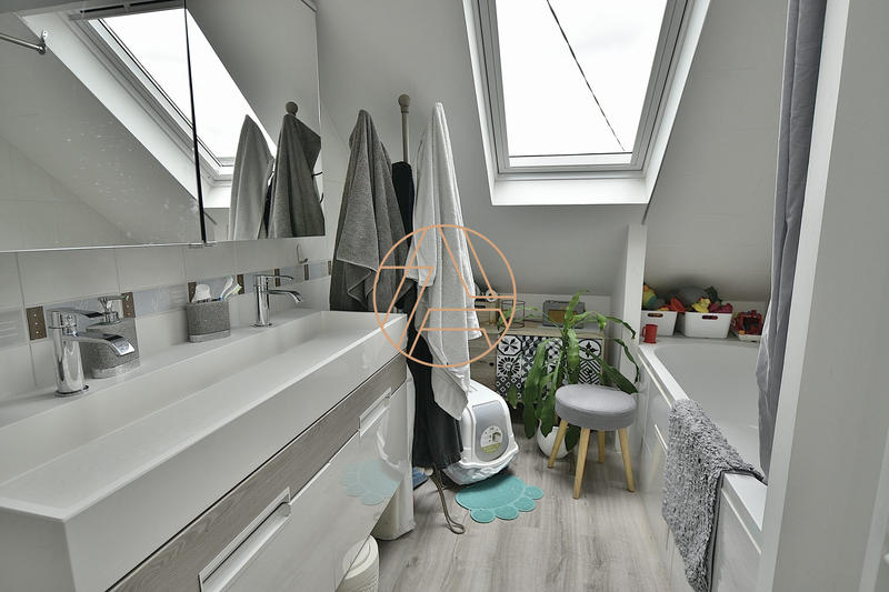 Maison - 123 m² - 4 pièces