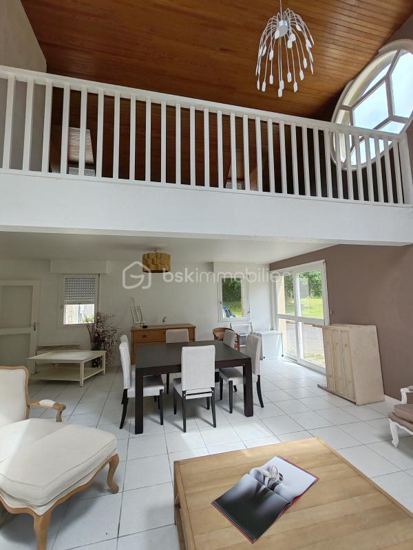 Propriété - 231 m² - 8 pièces