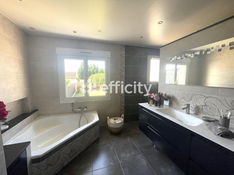 Maison - 195 m² - 5 pièces