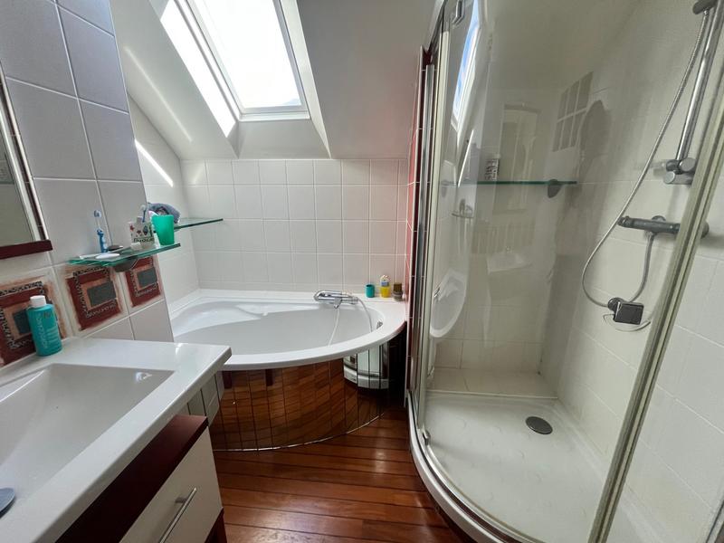 Maison - 206 m² - 8 pièces