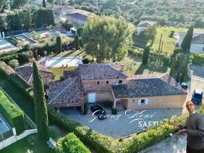 Maison - 184 m² - 7 pièces