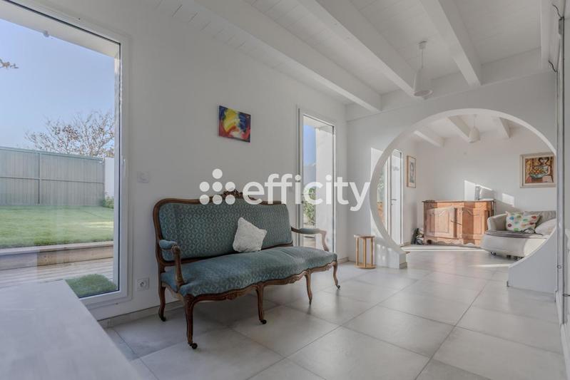 Maison - 170 m² - 9 pièces