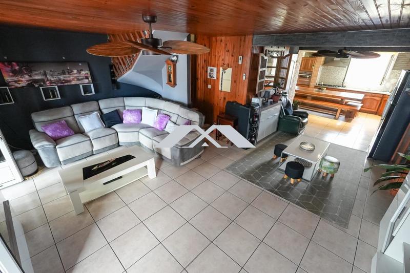 Maison - 222 m² - 5 pièces