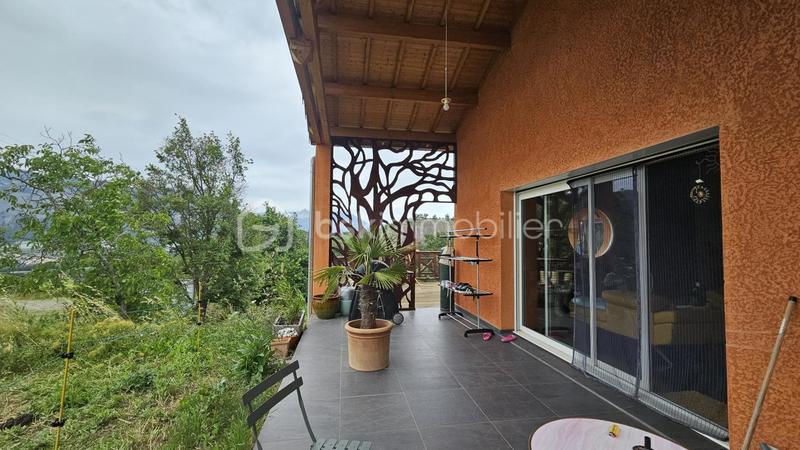 Maison - 166 m² - 6 pièces