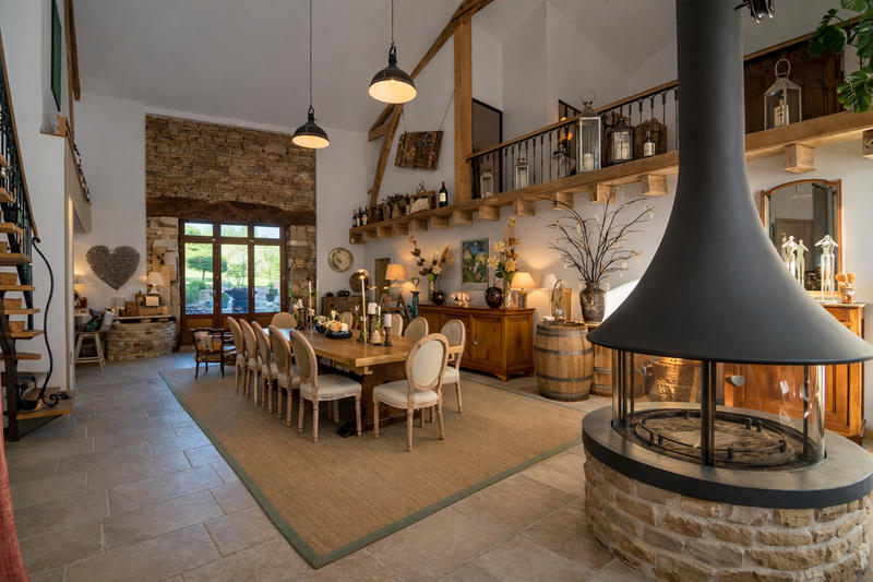 Maison - 394 m² - 13 pièces