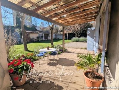 Maison - 200 m² - 8 pièces