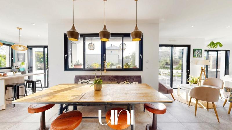 Maison - 185 m² - 6 pièces