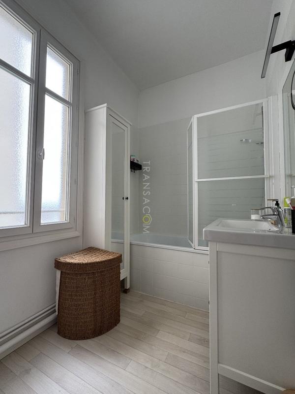 Appartement - 64 m² - 2 pièces