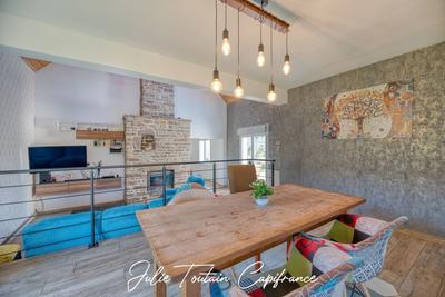 Pavillon - 160 m² - 6 pièces