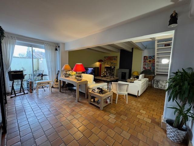 Maison - 184 m² - 8 pièces