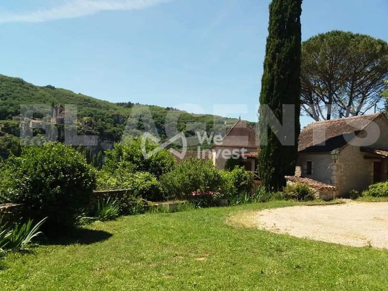 Maison - 257 m² - 11 pièces