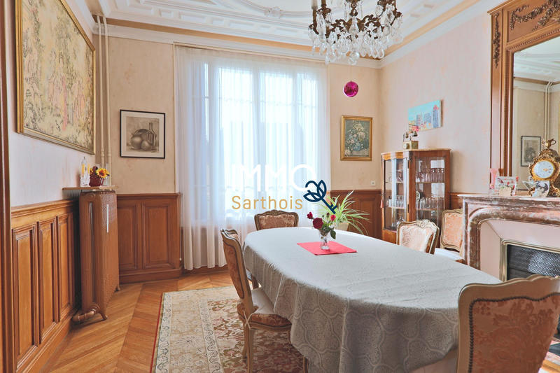 Maison - 206 m² - 7 pièces