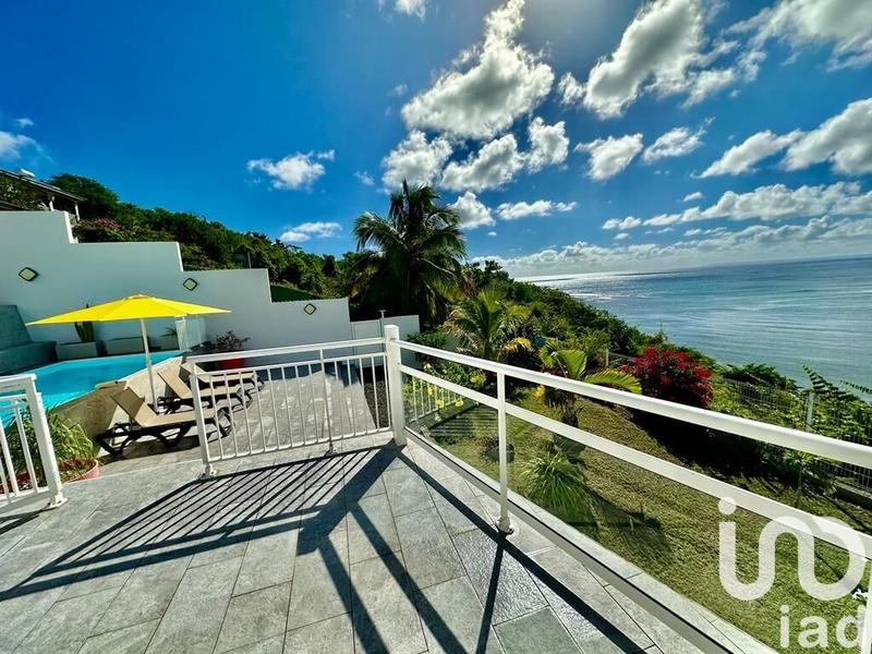 Maison - 250 m² - 8 pièces