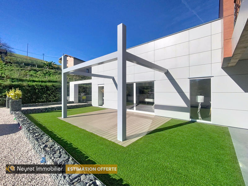 Maison - 180 m² - 4 pièces