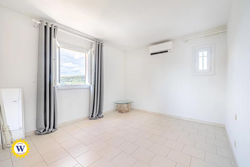 Villa - 220 m² - 6 pièces