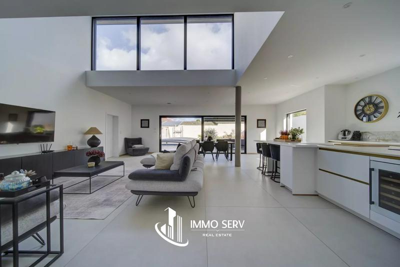 Villa - 260 m² - 7 pièces