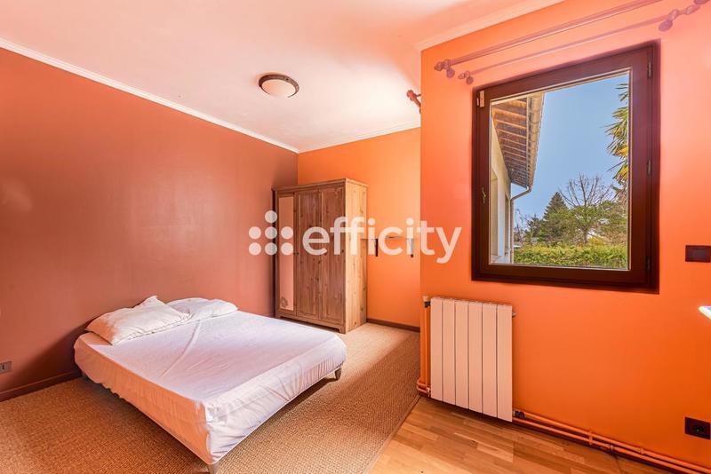 Maison - 99 m² - 5 pièces