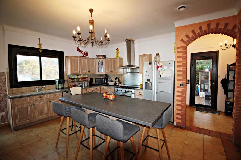 Maison - 227 m² - 6 pièces