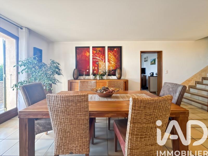 Maison - 225 m² - 7 pièces