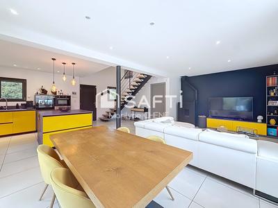 Maison - 140 m² - 5 pièces