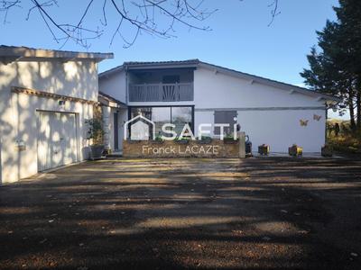 Maison - 135 m² - 7 pièces