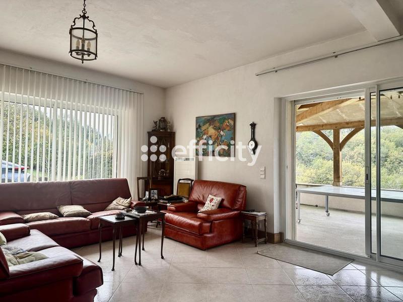 Maison - 211 m² - 8 pièces