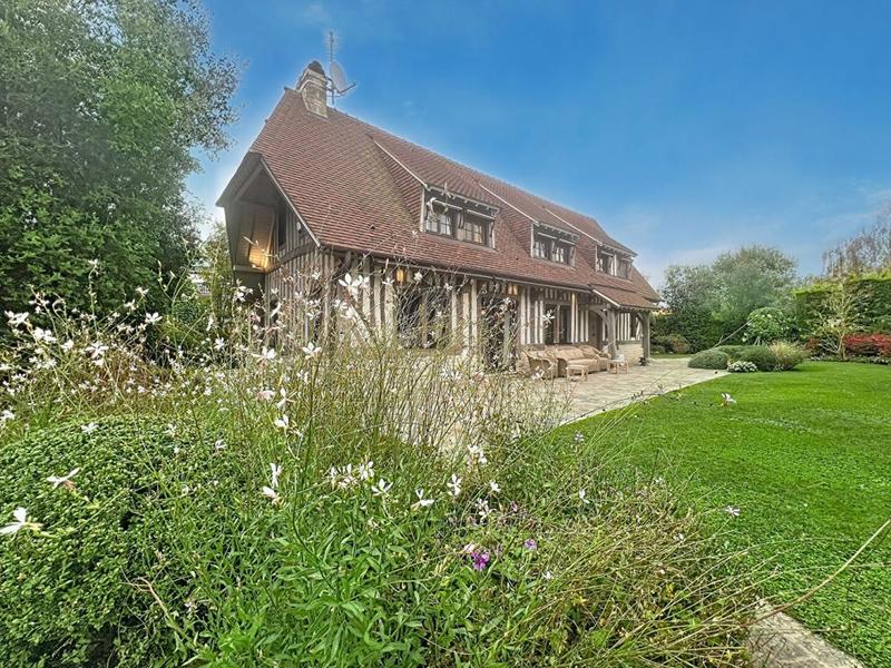 Maison - 235 m² - 8 pièces