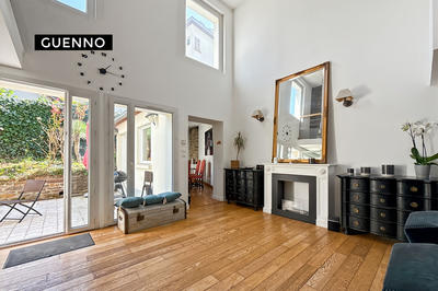 Maison - 170 m² - 9 pièces