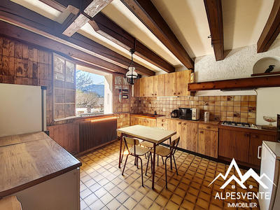 Maison - 100 m² - 7 pièces