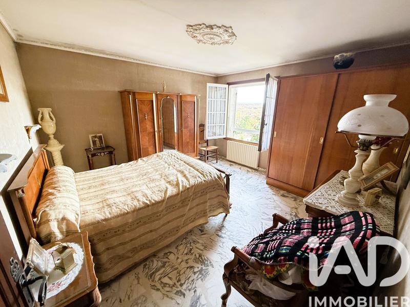 Maison - 240 m² - 10 pièces