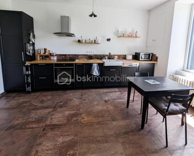 Propriété - 210 m² - 5 pièces