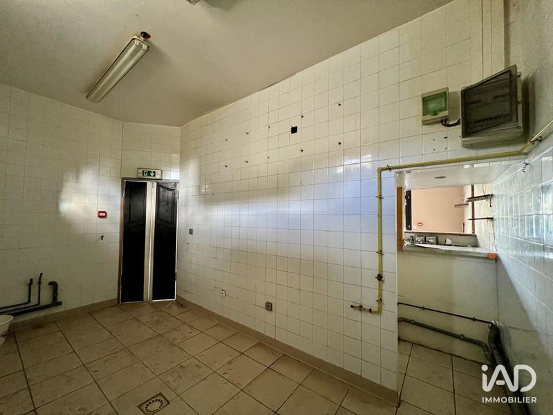 Local commercial - 176 m² - 4 pièces