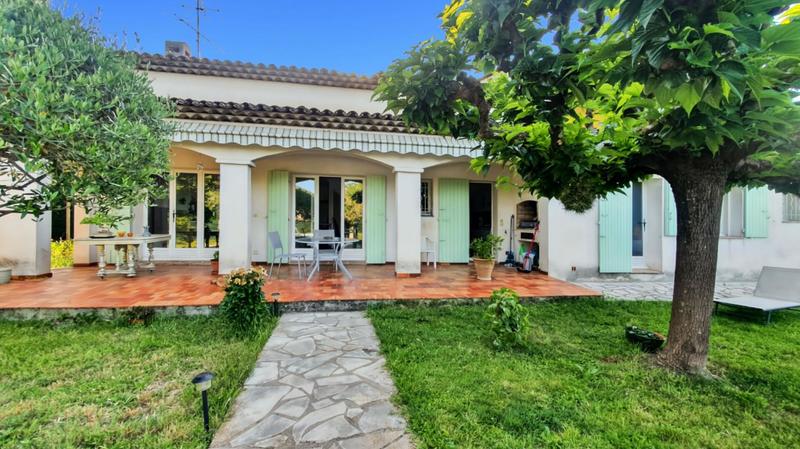 Villa - 227 m² - 6 pièces