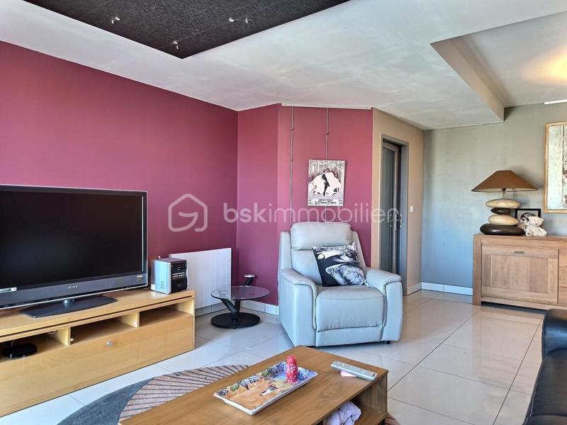 Maison - 220 m² - 7 pièces