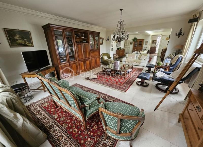 Propriété - 350 m² - 15 pièces