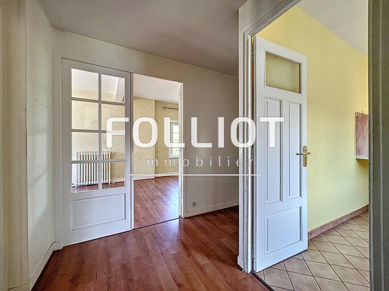 Maison - 230 m² - 12 pièces