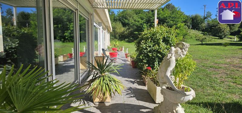 Maison - 180 m² - 4 pièces