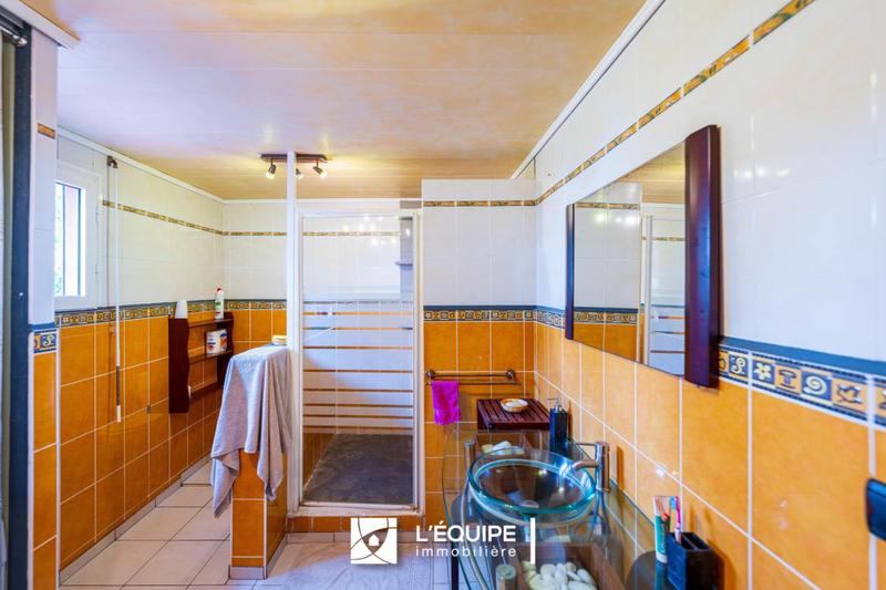 Demeure - 280 m² - 11 pièces