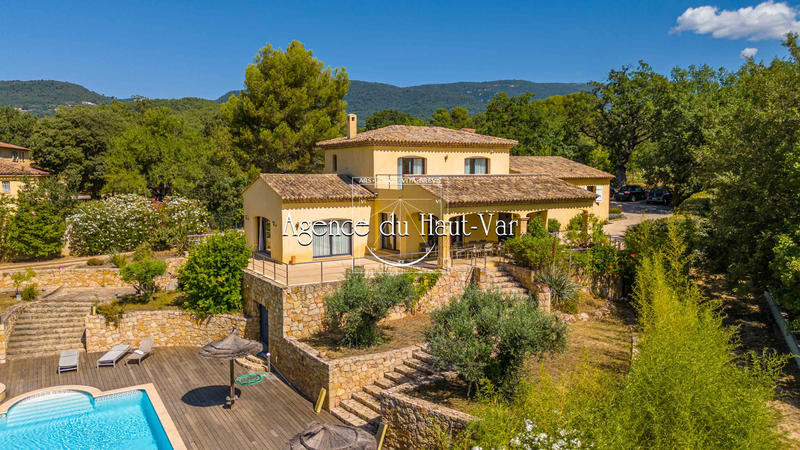 Villa - 260 m² - 6 pièces