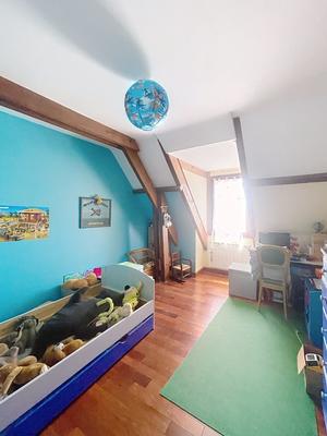 Maison - 206 m² - 8 pièces