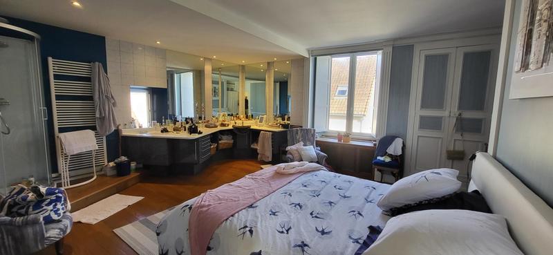 Maison - 221 m² - 6 pièces