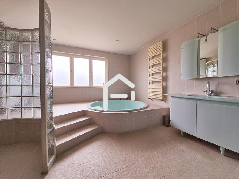 Maison de maîtres - 299 m² - 7 pièces